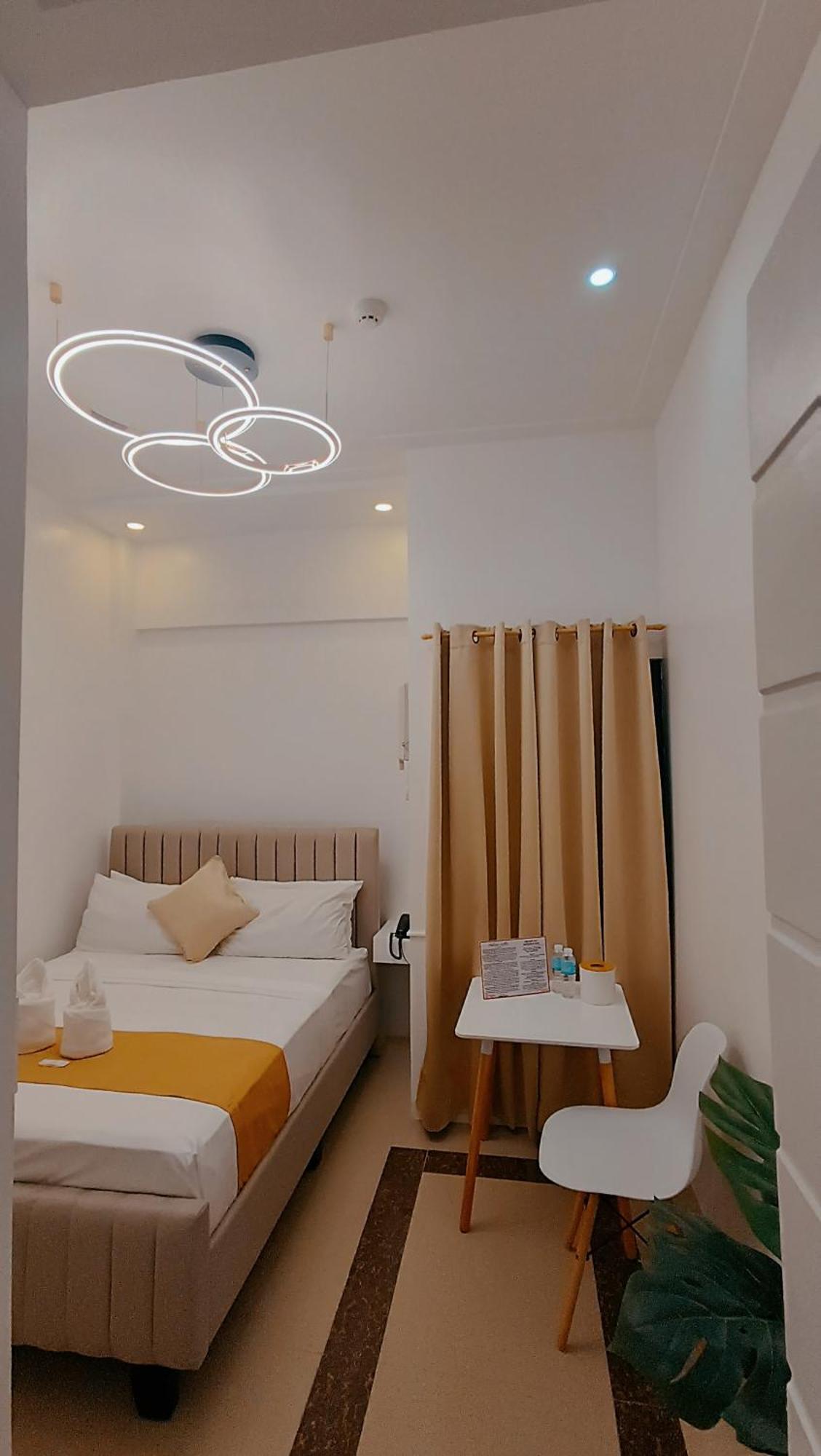 Elizabeth Hotel - Naga Pili  Exterior photo