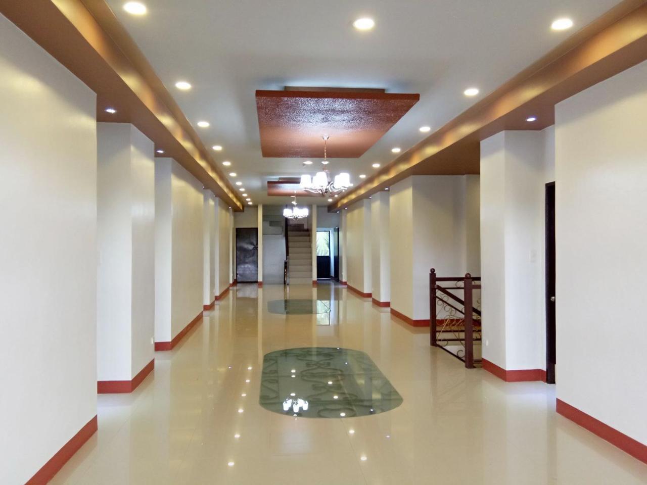 Elizabeth Hotel - Naga Pili  Exterior photo